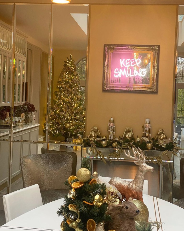 Veronika believes Luisa saved her best decorations for her dining room - which featured a glowing gold theme