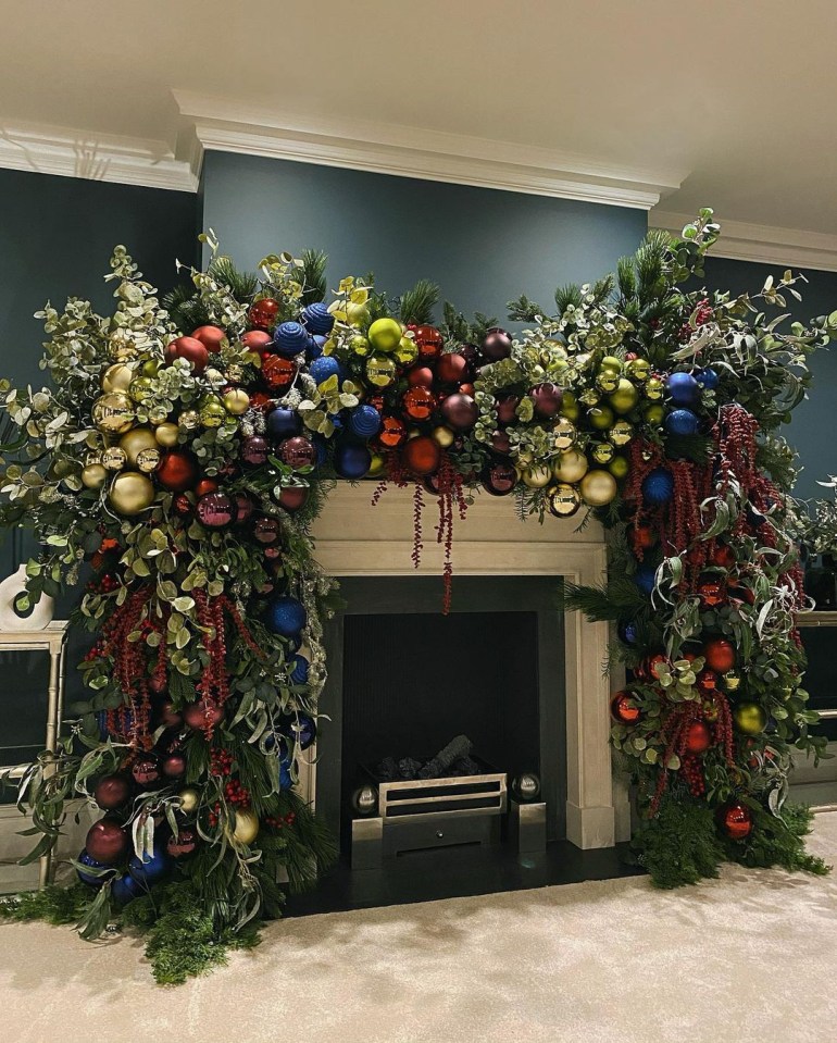 Rochelle Humes decided to deck out her fireplace with a luxurious Christmas wreath to spread festive cheer this year