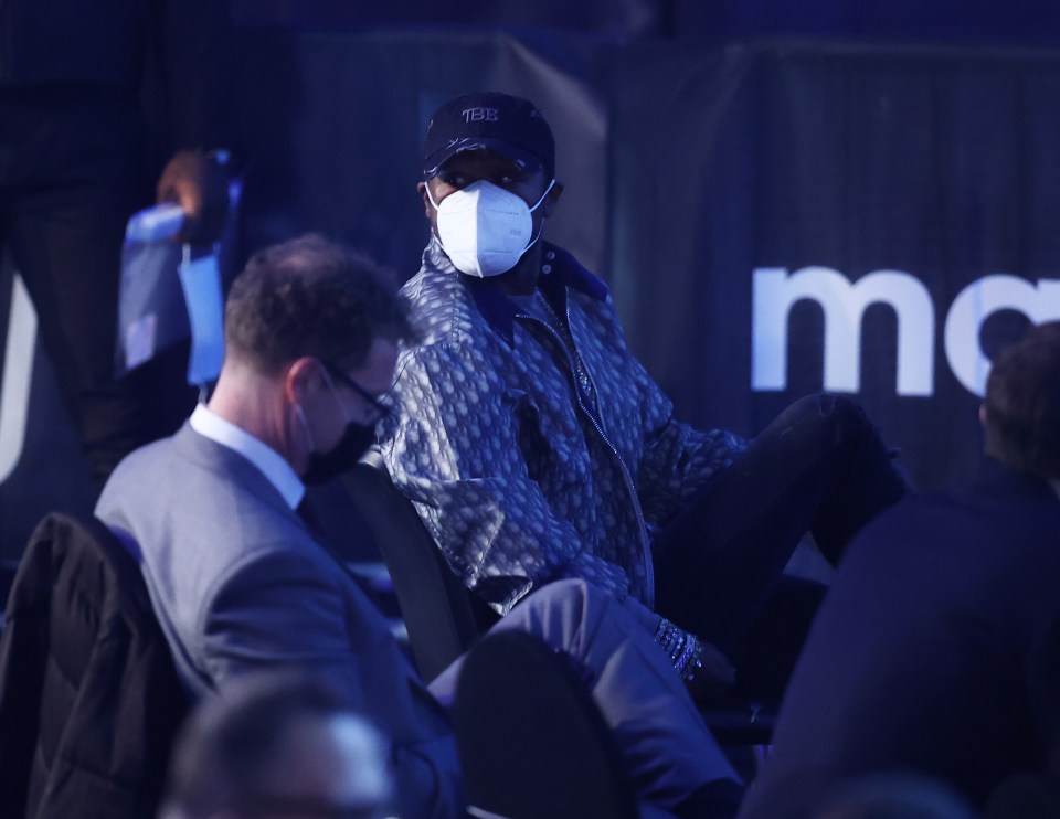 Mayweather pictured ringside at Wembley Arena 