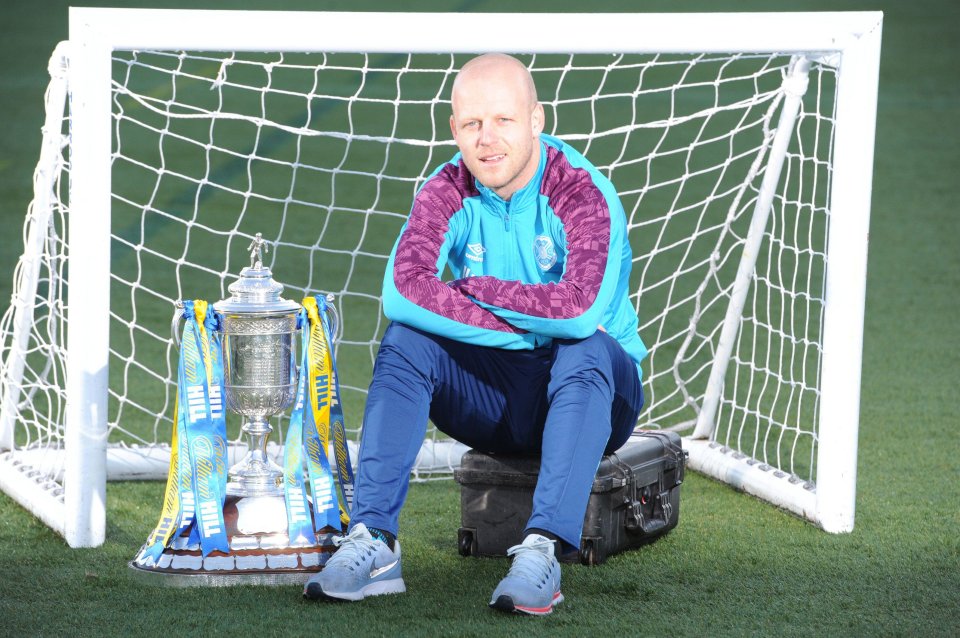 Steven Naismith will be hoping to win the Scottish Cup with Hearts