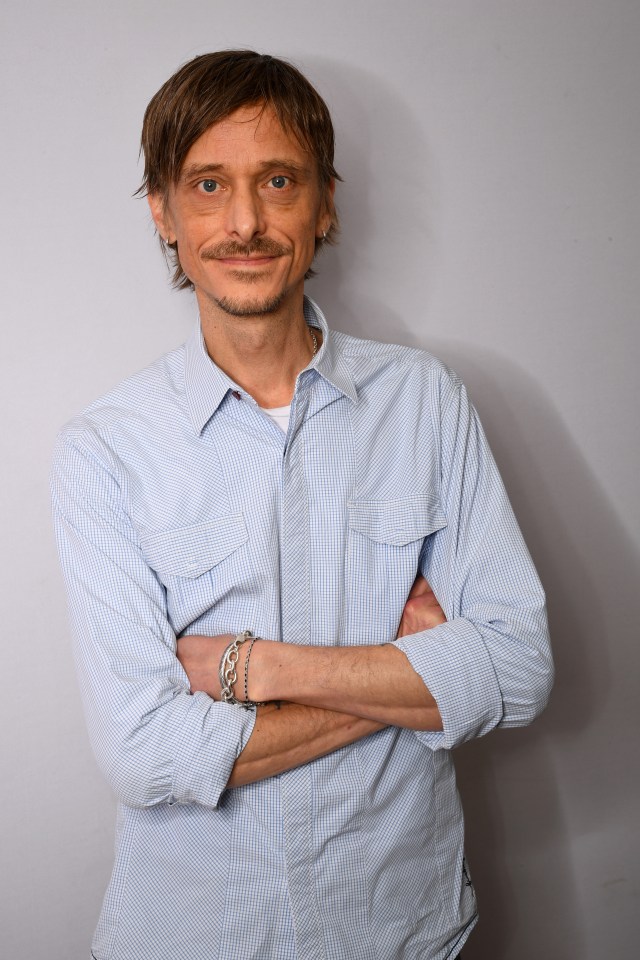  Mackenzie Crook is a British actor