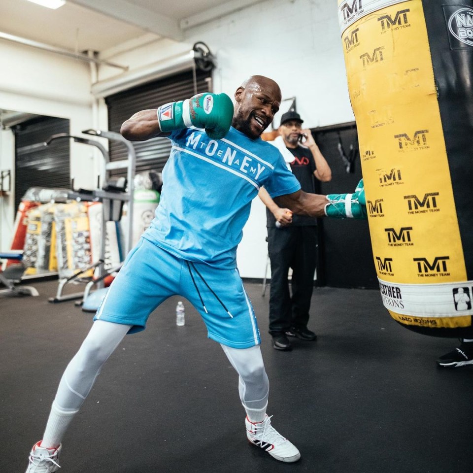 Mayweather pictured training ahead of his comeback 