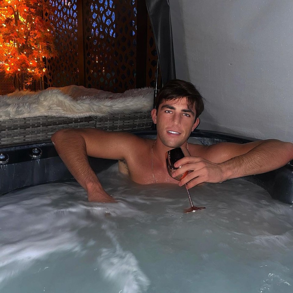 Love Island star Jack Fincham admitted that he edited his hot tub snap