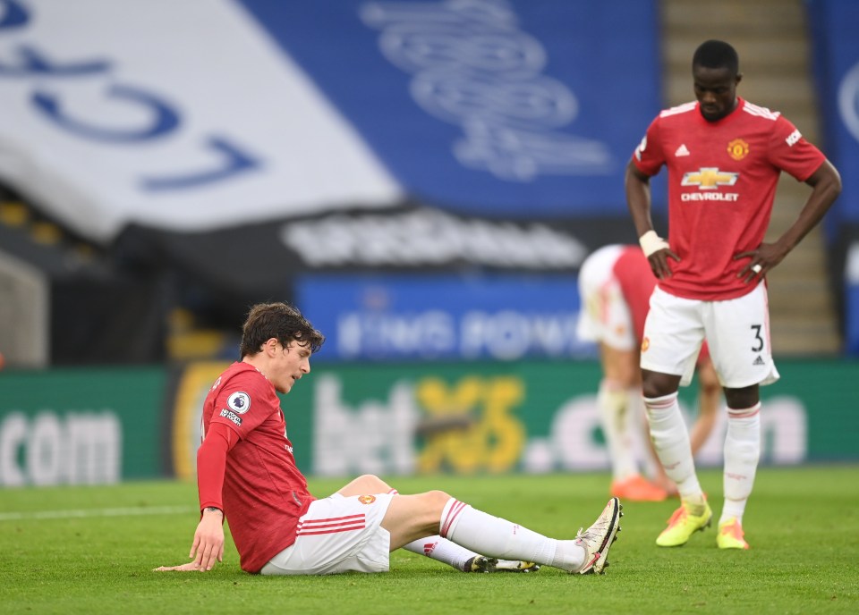 Victor Lindelof added to United's injury problems by limping out of the game