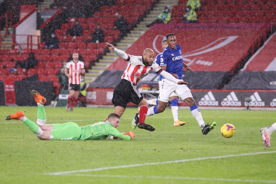 David McGoldrick couldn't finish an early chance after rounding Jordan Pickford