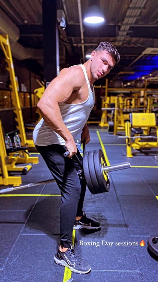 Professional boxer Tommy Fury hit the gym on Boxing Day