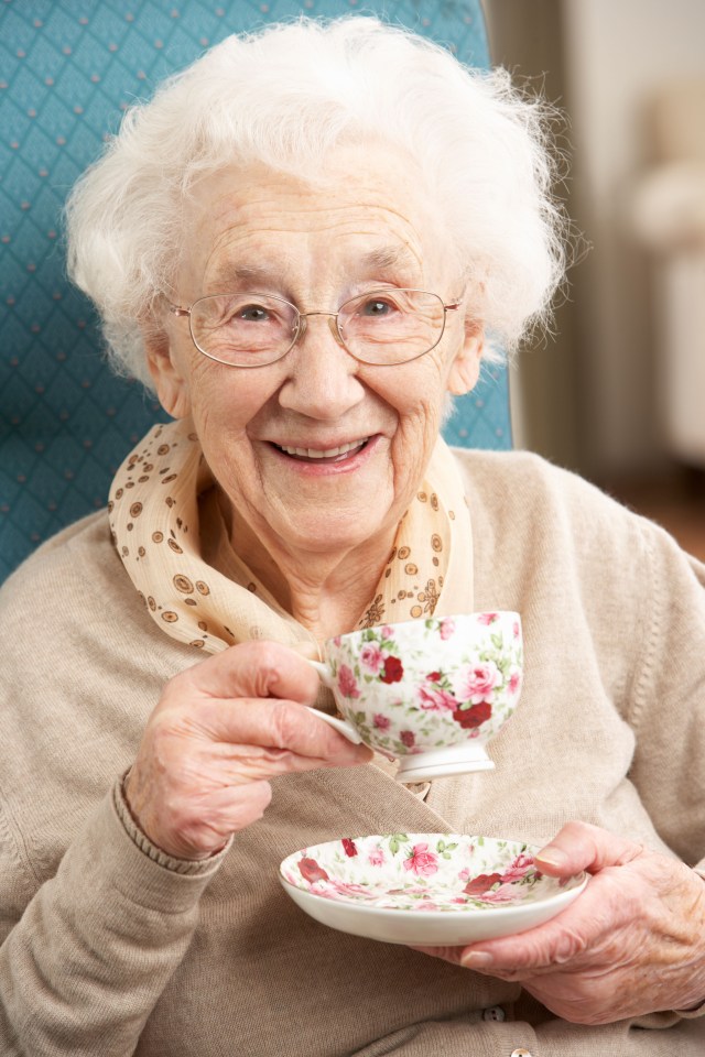 Researchers claim that drinking five cups of tea a day help the over 85s focus