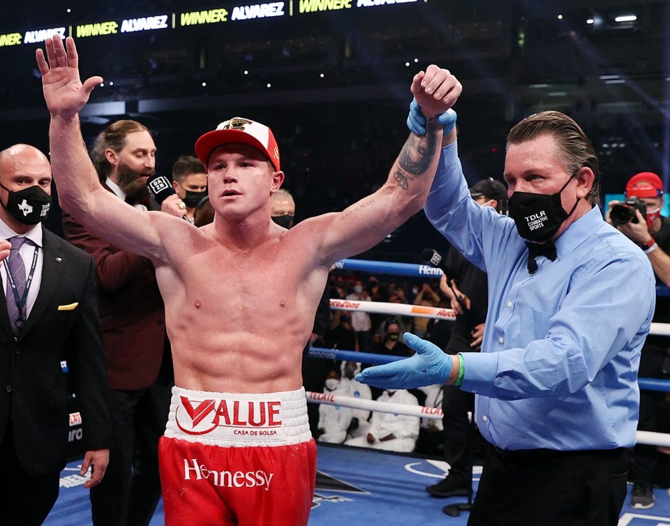 Canelo Alvarez looked incredibly fresh despite going 12 rounds with Callum Smith