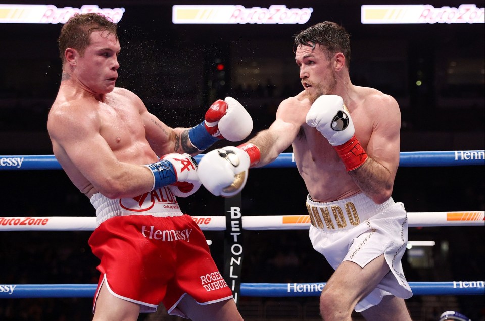 Callum Smith struggled to land anything clean on Canelo 