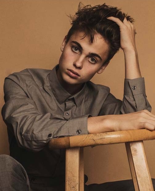 The 20-year-old hunk has signed to modelling agency Select Management