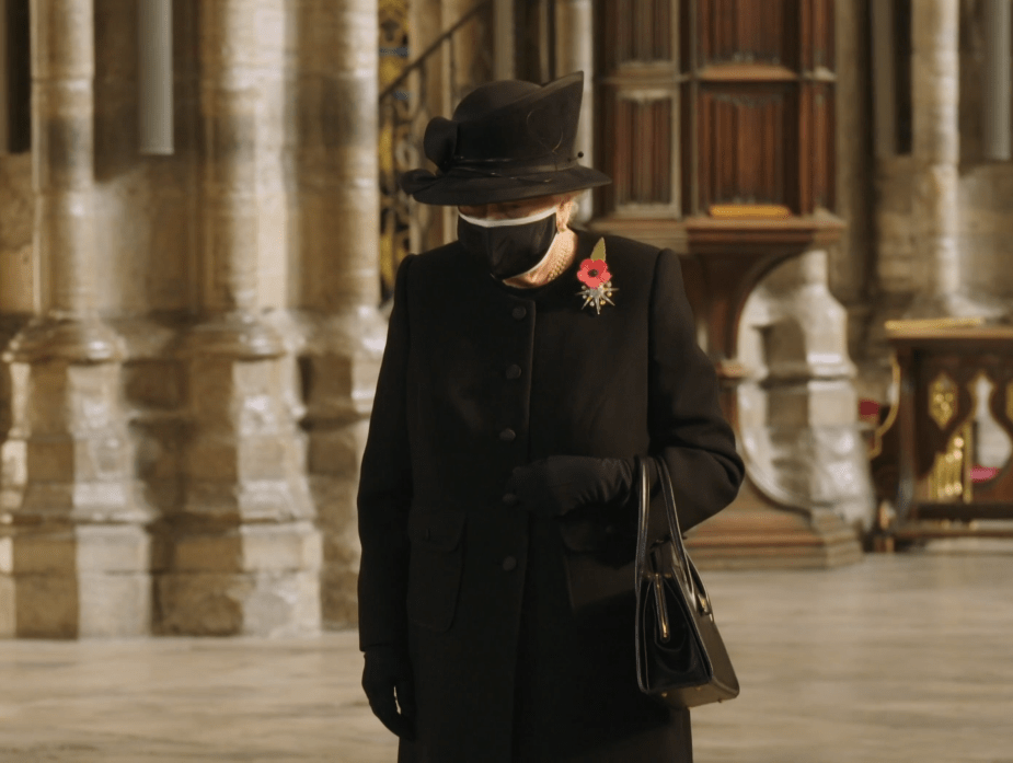 Her Majesty at the Tomb of the Unknown Warrior