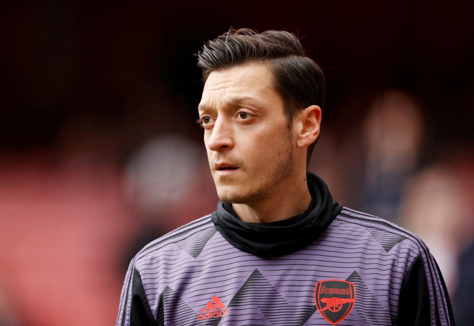 Mesut Ozil says he would rather retire than play for Spurs