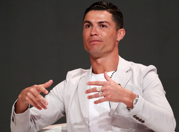 Ronaldo wore two rings at the Dubai Globe Soccer Awards