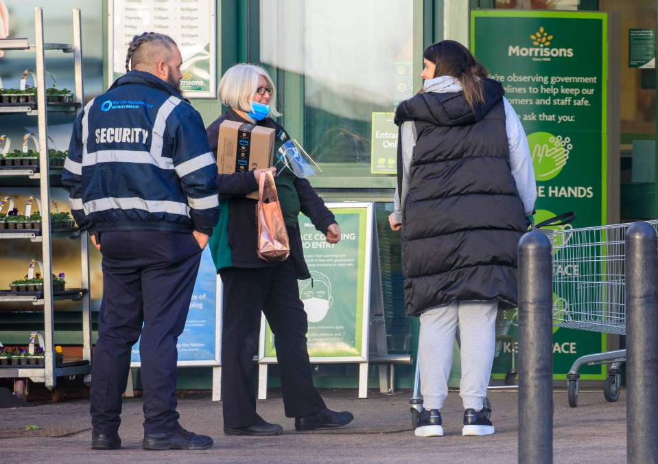 Morrisons has announced that it will ban shoppers who refuse to wear a face mask 