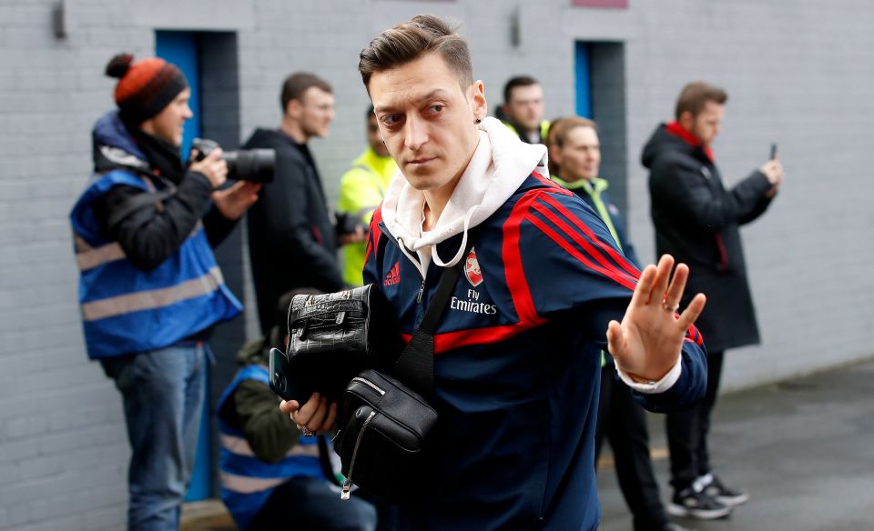 Ozil looks set to quit Arsenal to join Fenerbahce on a free this month