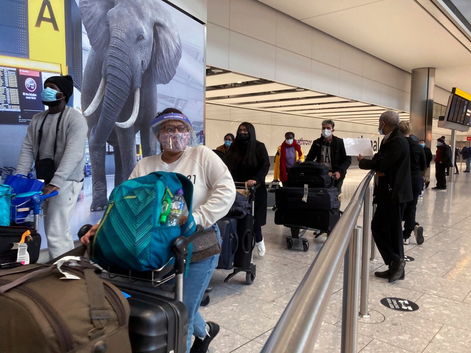 It follows large crowds and queues at the airpots due to the latest travel restrictions