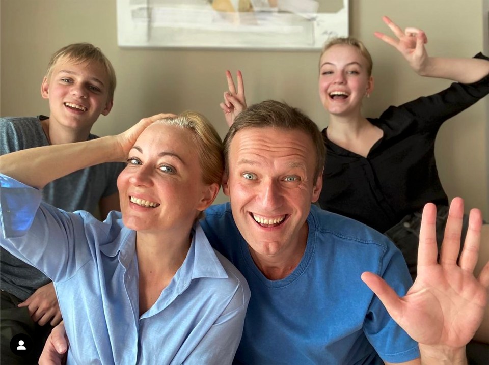 Alexi Navalny with his wife and children