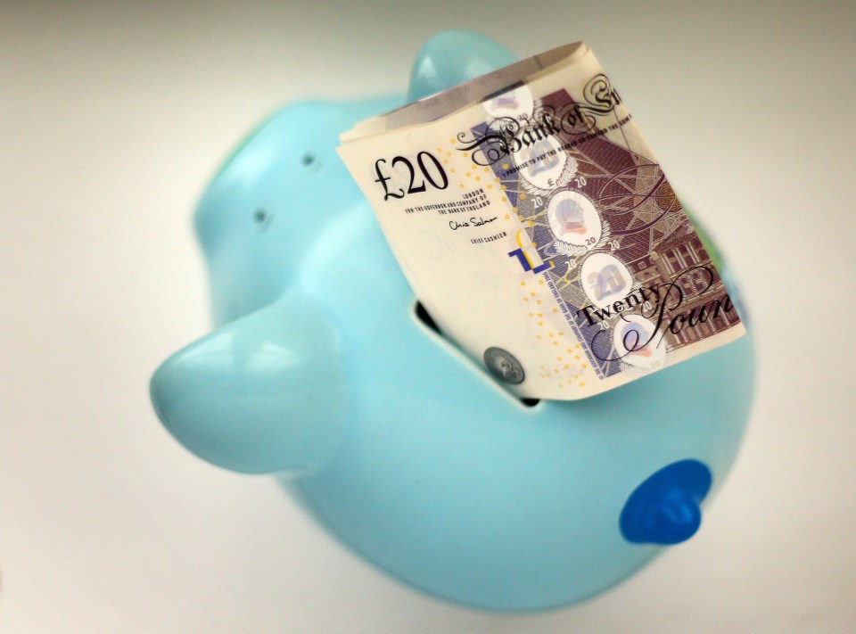 We explain how to save £1,378 this year using the envelope savings challenge