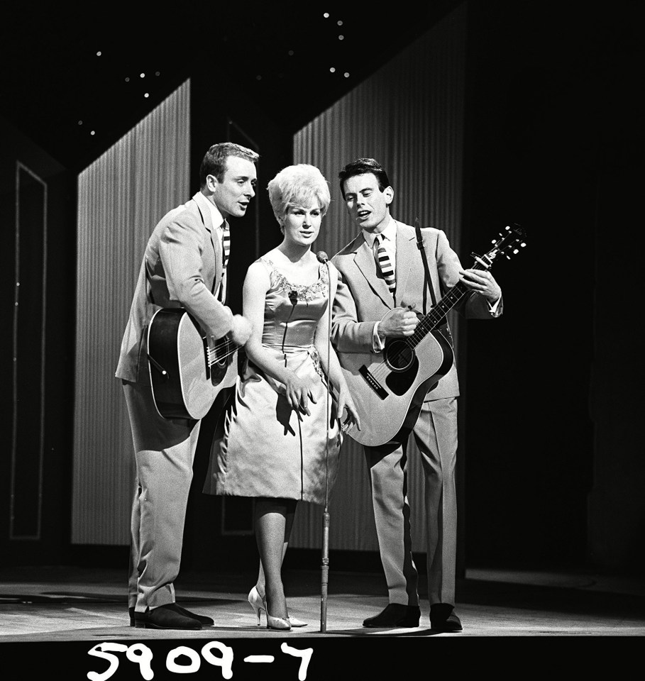 Dusty performing with Tom and Tim in The Springfields in 1962