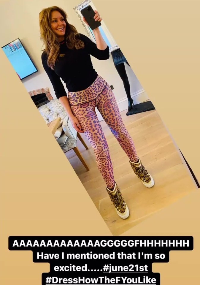 Carol Vorderman looked sensational in skintight leopard leggings