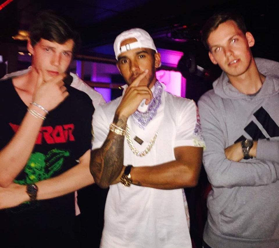 Lewis Hamilton hangs out with Kyril and his twin brother