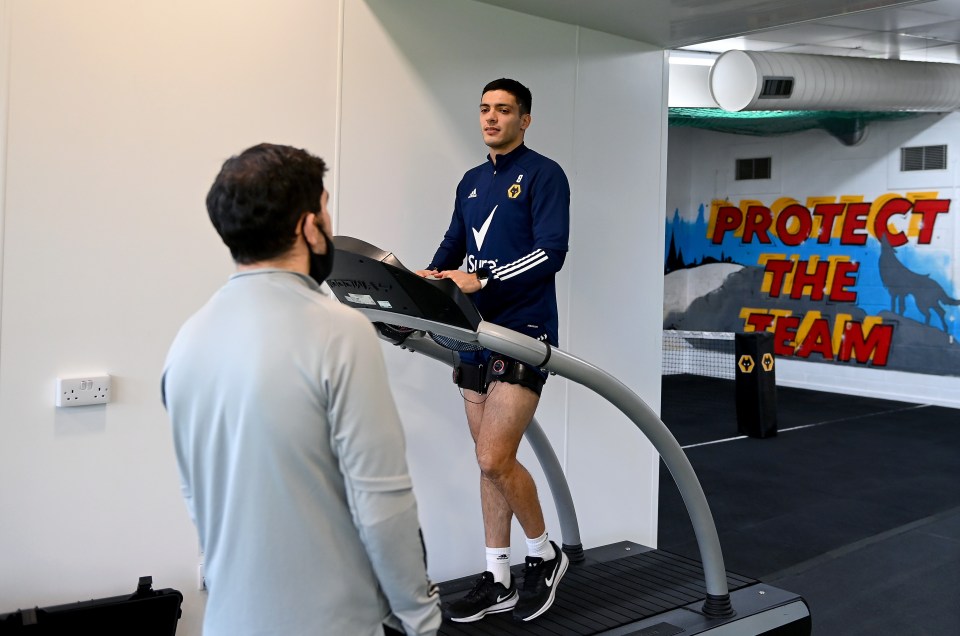 Raul Jimenez is training with 'good intensity' as he rehabs after his skull fracture