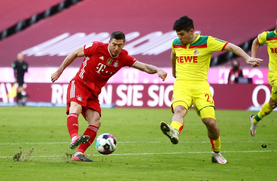 Lewandowski scored twice as Bayern Munich thumped Cologne 5-1 at the Allianz Arena