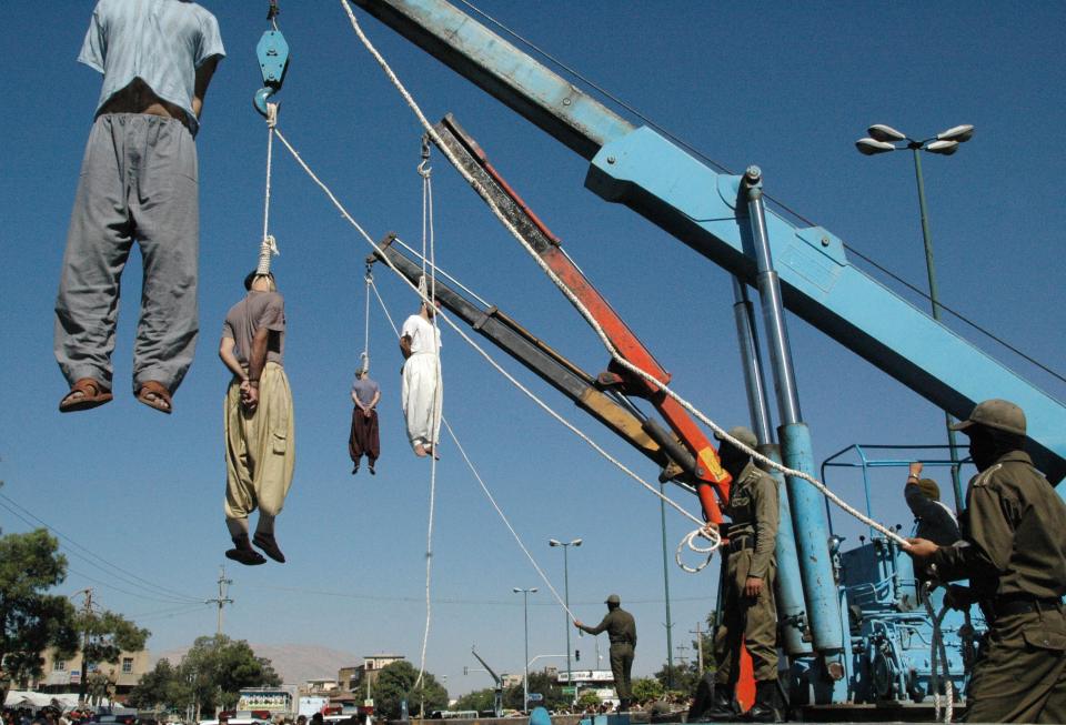 Condemned prisoners are left to dangle in Iran