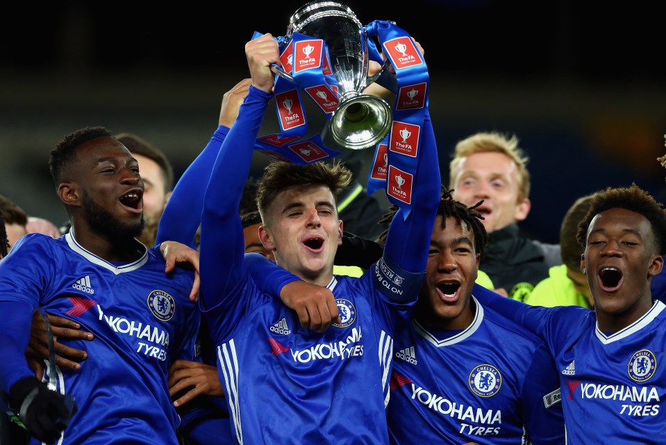 Mason Mount lifts the FA Youth Cup in 2017 alongside Reece James and Callum Hudson-Odoi who are now first team stars