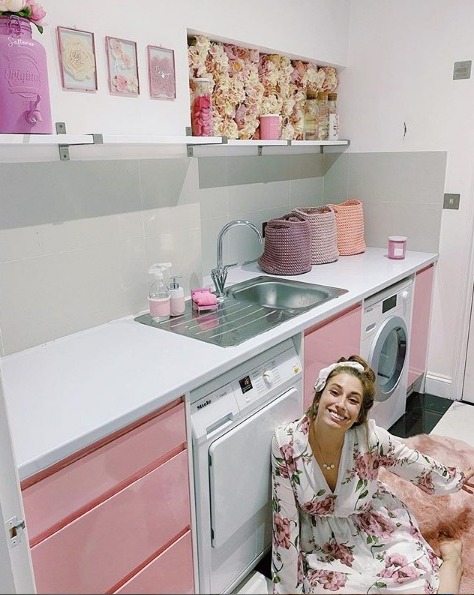 Deyan said to keep things package free and create a display-worthy space, pointing out Stacey Solomon's pink paradise