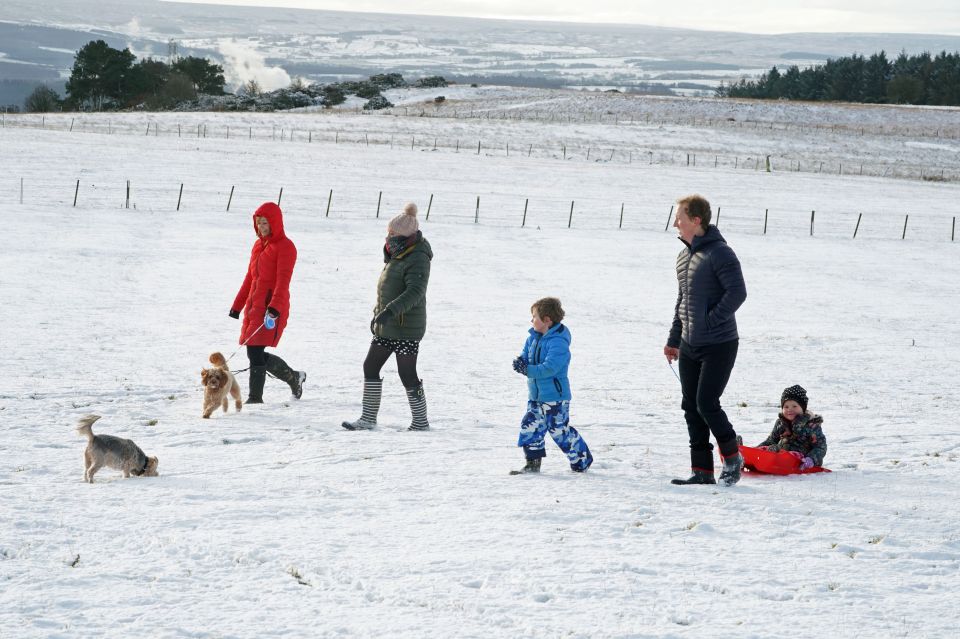 Brits could face a white Easter this year as forecasters predict snow could return