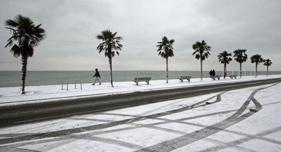 Southend-on-Sea in Essex saw its beachfront carpeted with snow