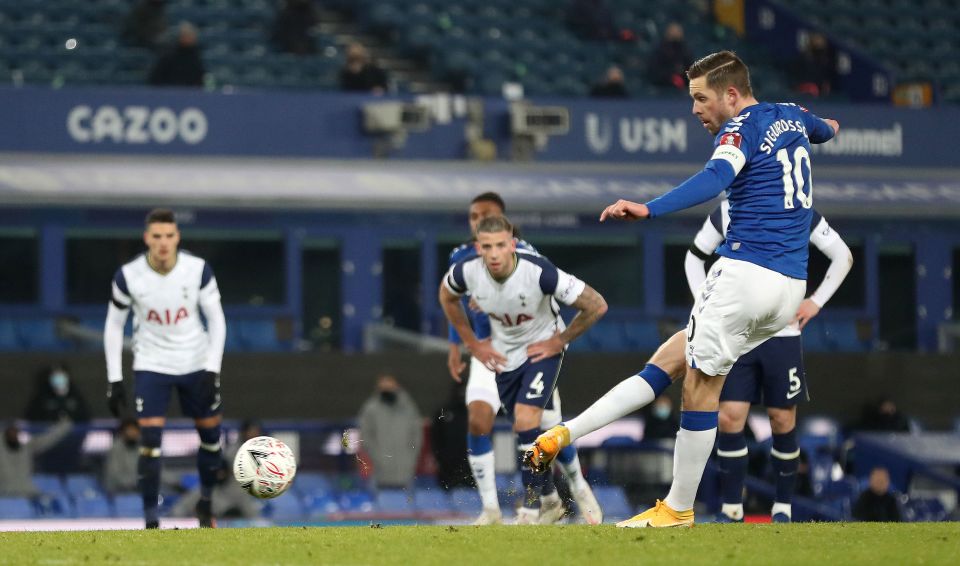 Gylfi Sigurdsson made it 3-1 from the penalty spot