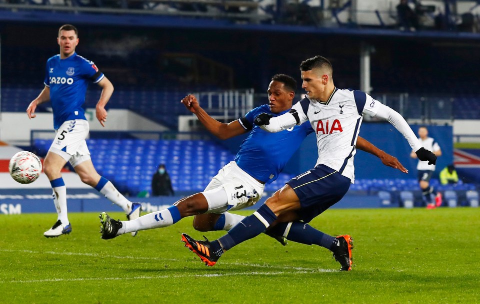 Erik Lamela scored the fifth goal of the first half to make it 3-2 on the stroke of half-time