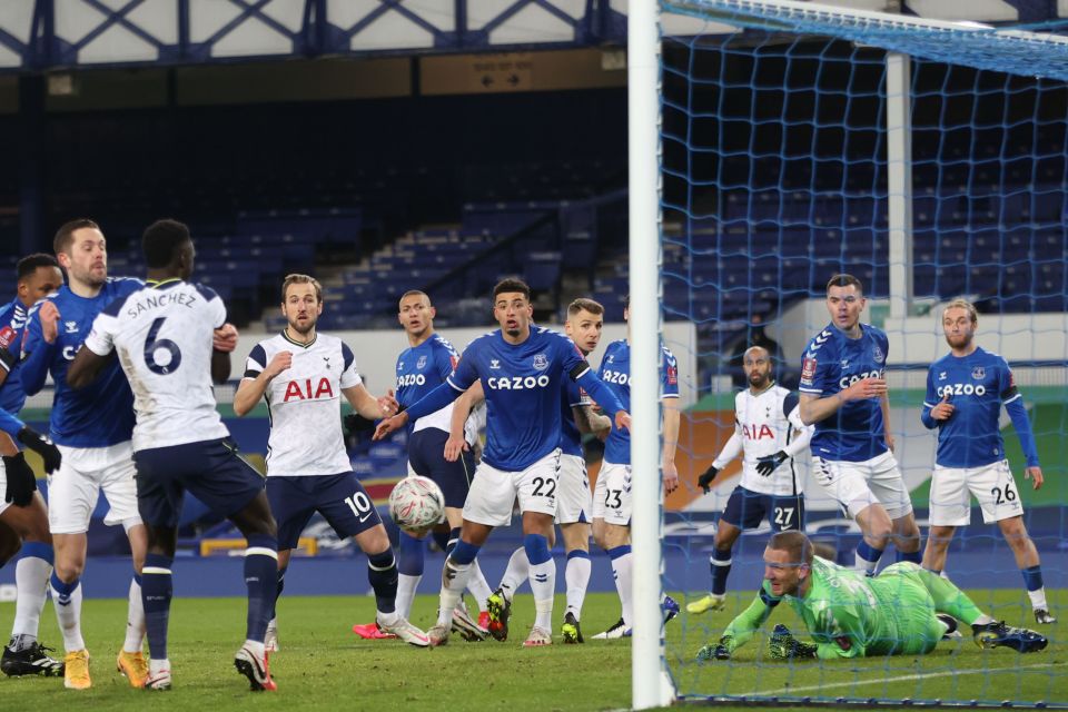 Davinson Sanchez scored his second when he stabbed home from close range to make it 3-3 on 57 minutes