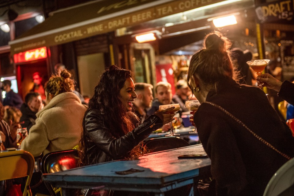 Brits could be allowed to drink pints outdoors from April