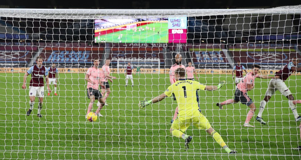 Issa Diop makes it 2-0