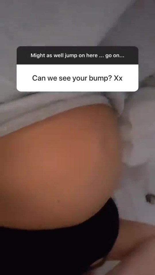 Lauren showed off her baby bump on Instagram