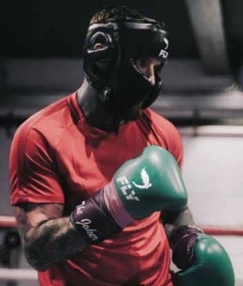 Aaron Chalmers is moving into pro boxing