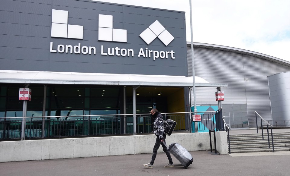 A new direct train will run between Luton Airport and London this summer