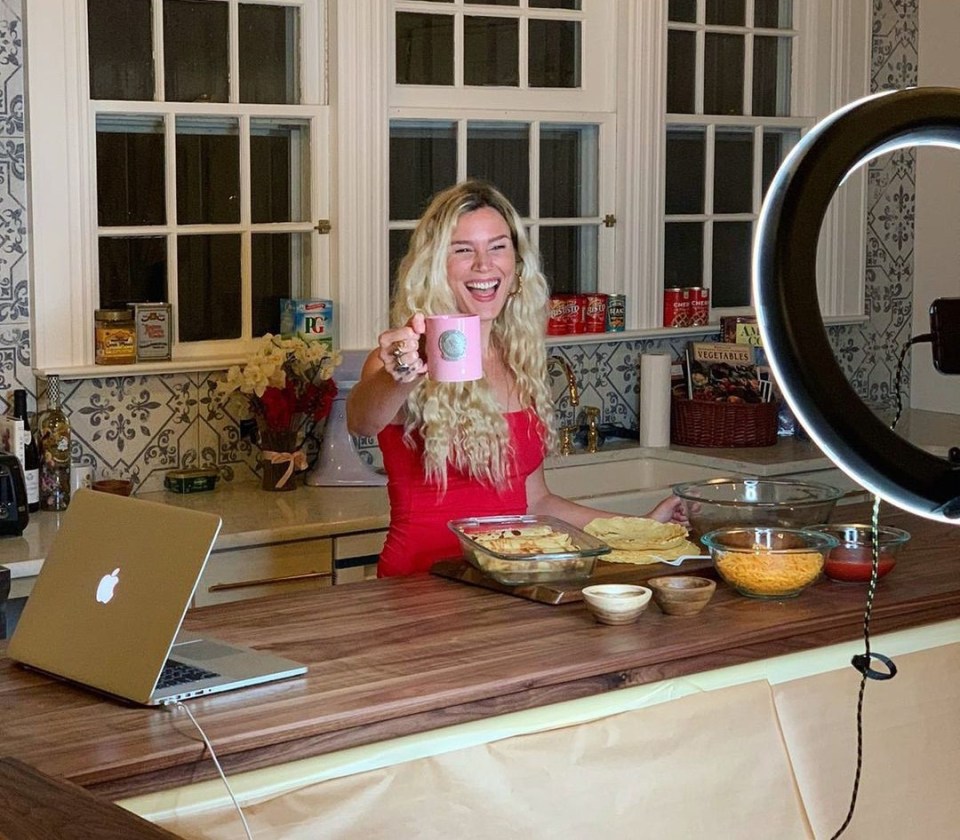 She loves spending time in the kitchen sharing recpieis with fans