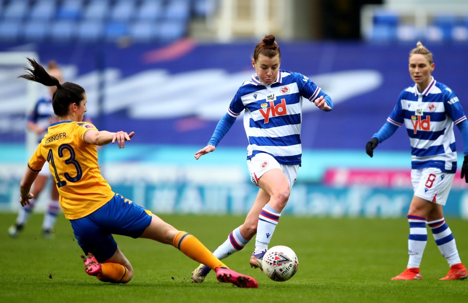 Angharad James will leave Reading at the end of the season to join North Carolina Courage