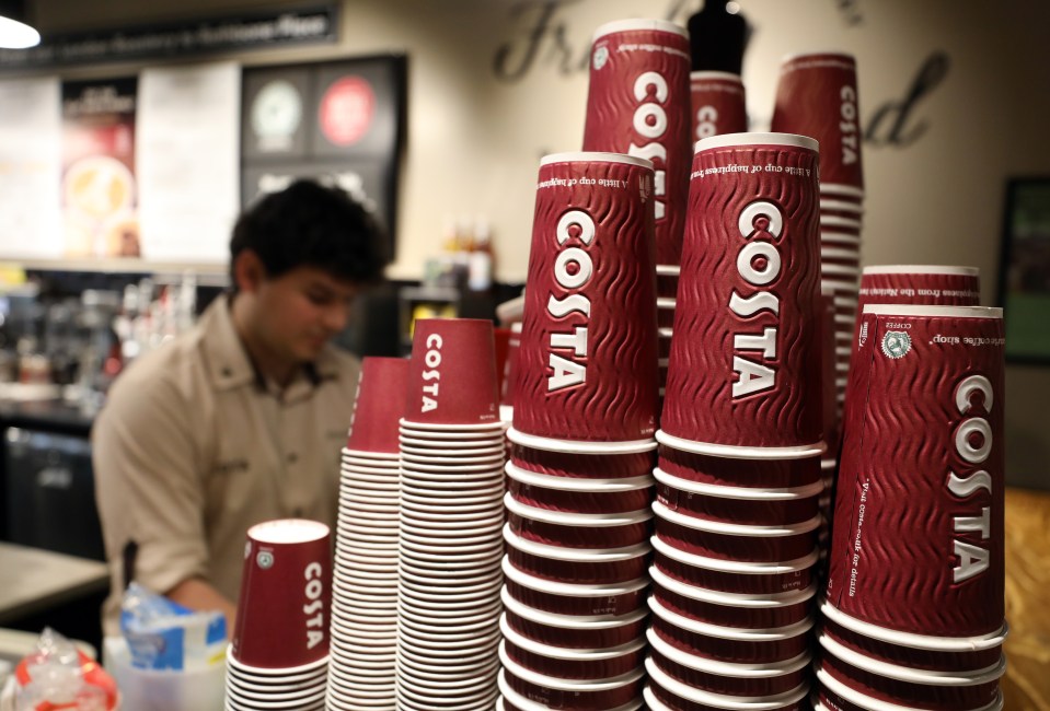 Costa and Starbucks may be ordered to collect up thousands of throwaway paper cups and recycle them as part of the new Government crackdown on waste