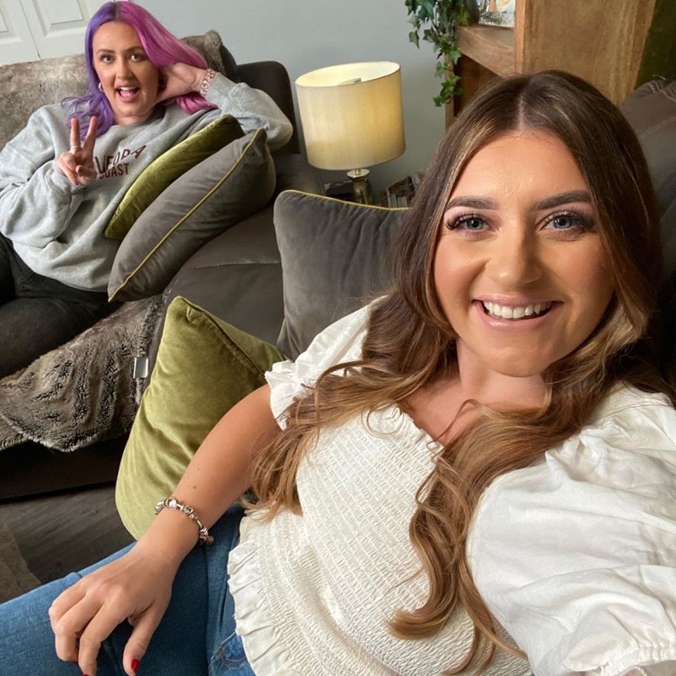 Ellie films Gogglebox with her sister Izzi