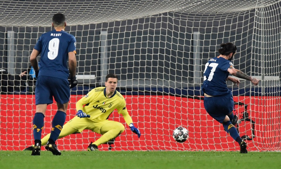 Sergio Oliveira gave Porto an early lead from the penalty spot at the Allianz Stadium