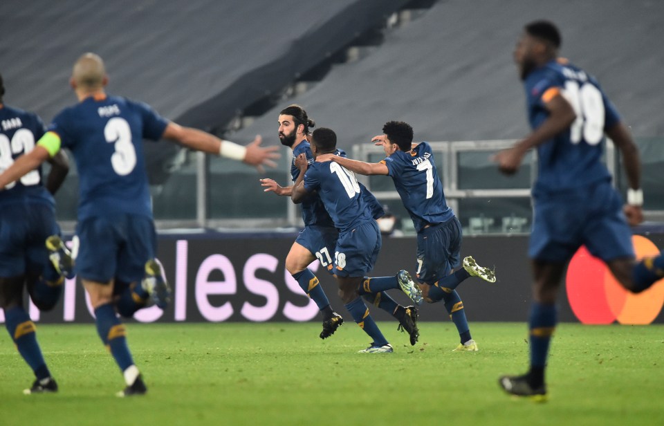 Ten-man Porto stunned Juventus in extra-time to progress on away goals