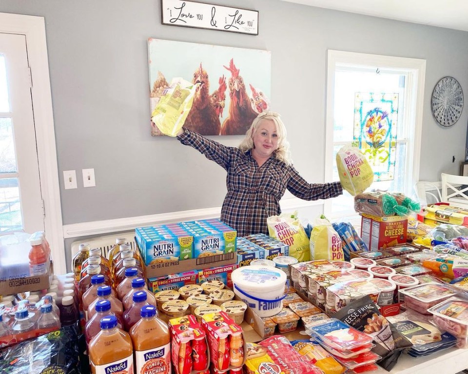 Pregnant mum-of-eight Jamerrill Stewart has shown off her last grocery shop before welcoming her ninth child