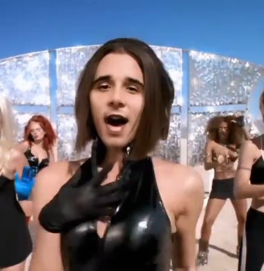 Brooklyn Beckham deepfaked into the Spice Girls video