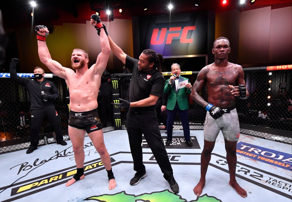 Jan Blachowicz celebrates his points win