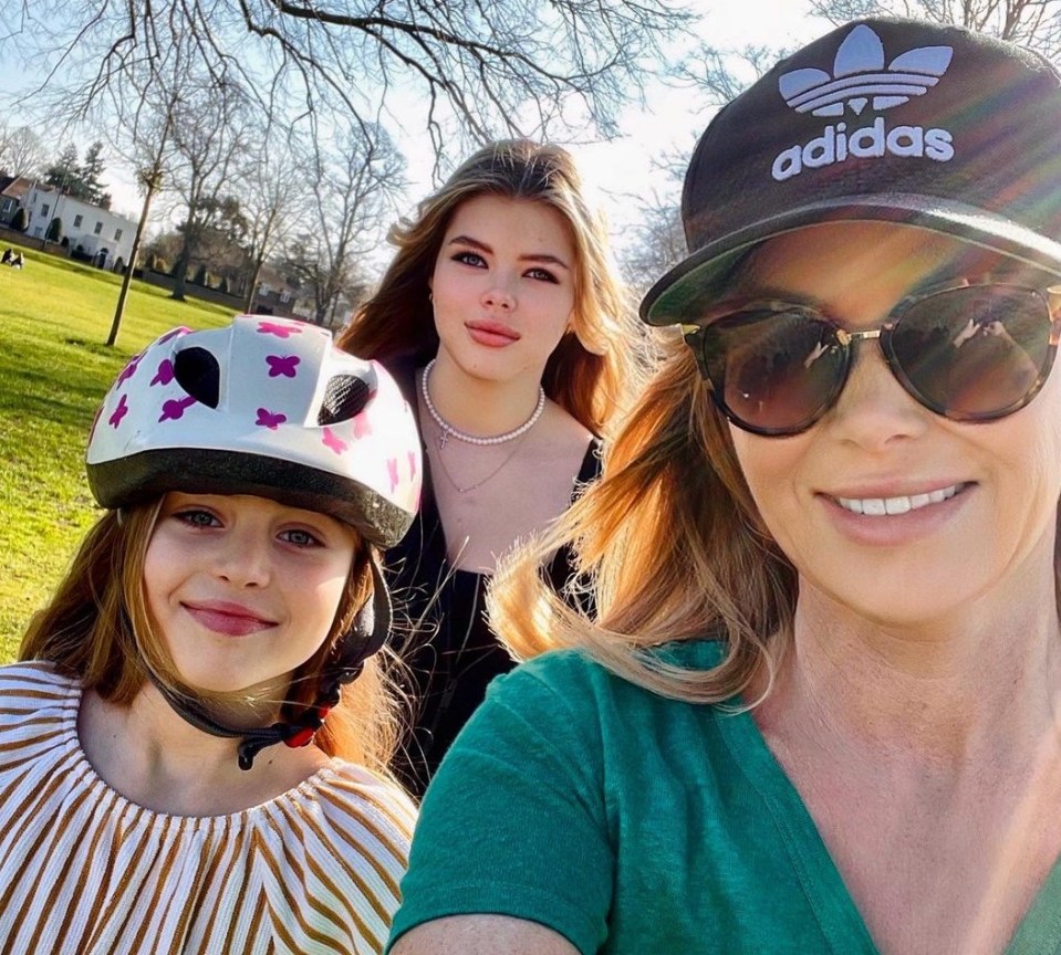 Amanda enjoyed a relaxing weekend with her two daughters